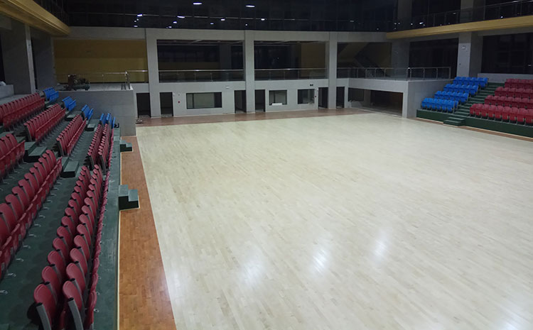 �WУ����Ʒ